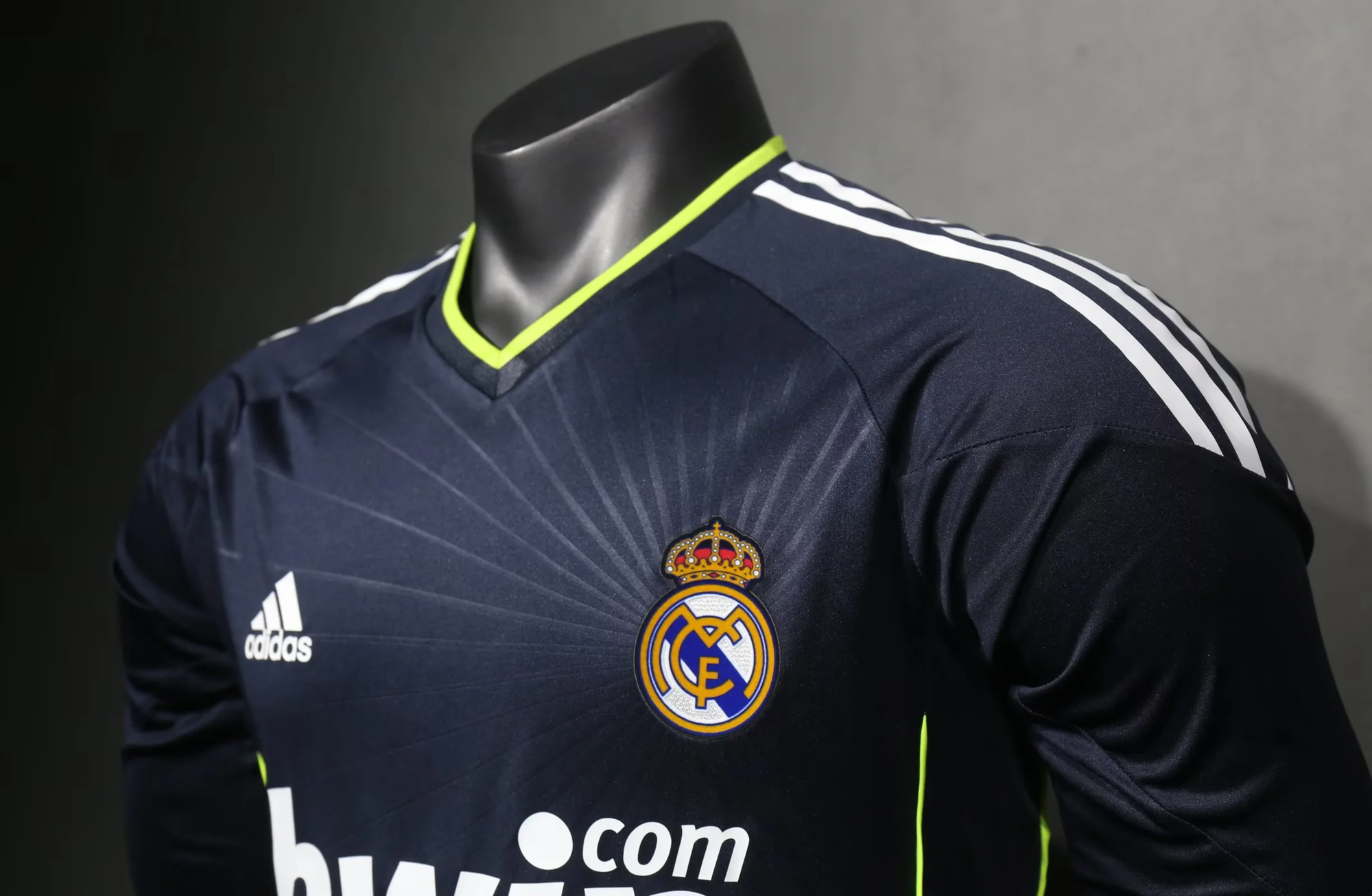 Camisa Real Madrid Away 10/11 (Versão Manga Longa Jogador Retrô)