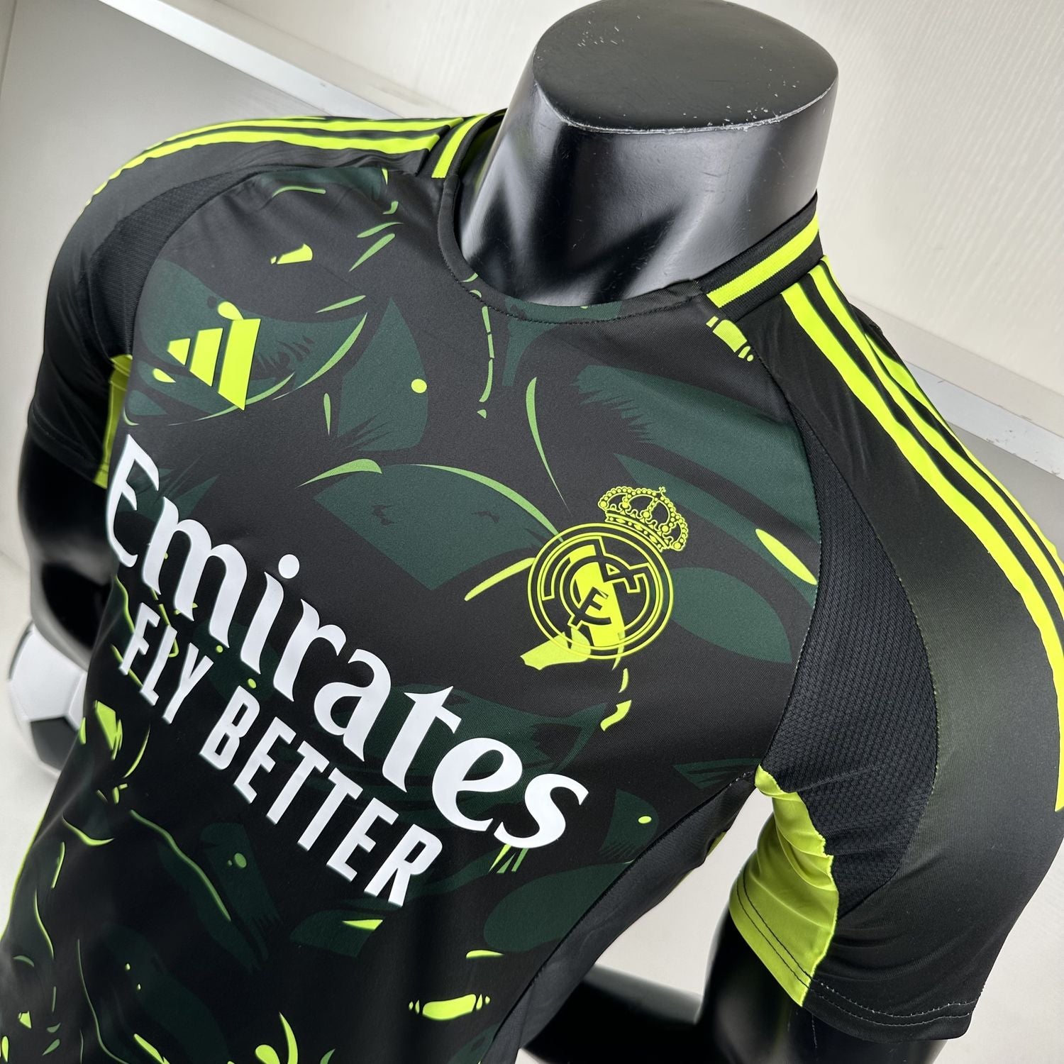 Camisa Real Madrid "Black Green" 24/25 (Versão Jogador) | EDIÇÃO ESPECIAL