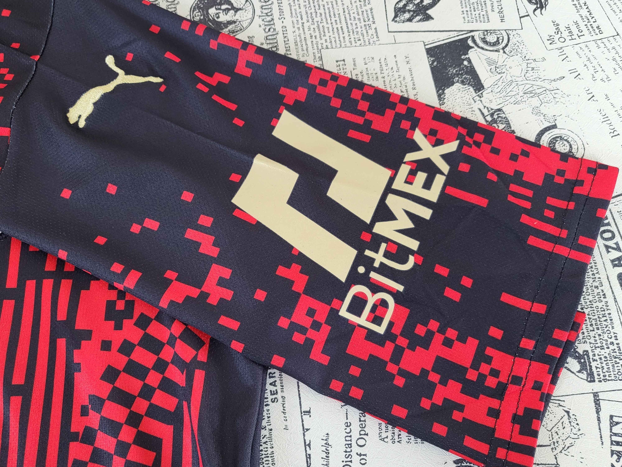 Camisa AC Milan "Red Pixels" 23/24 (Versão Torcedor) | EDIÇÃO ESPECIAL