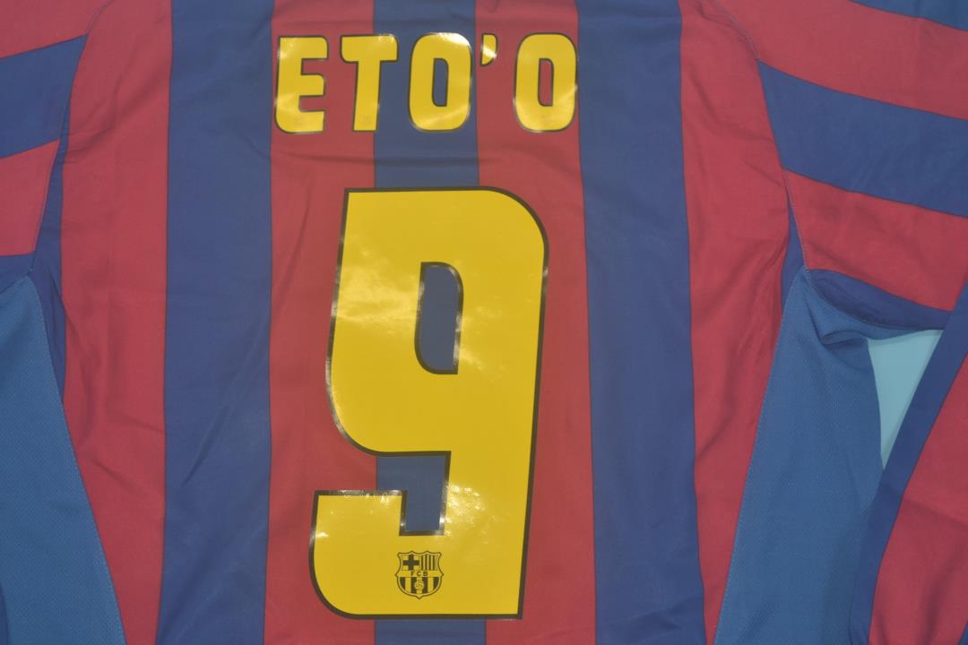 Camisa Barcelona Home 05/06 (Versão Manga Longa Retrô) - ESPECIAL R10