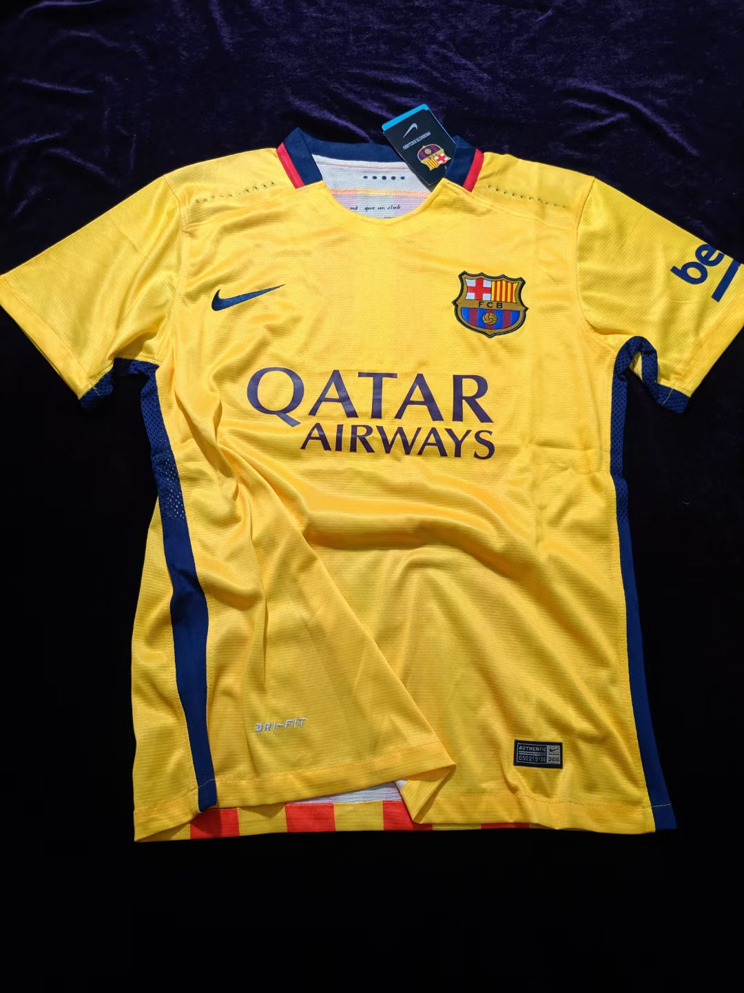 Camisa Barcelona Away 15/16 (Versão Retrô)