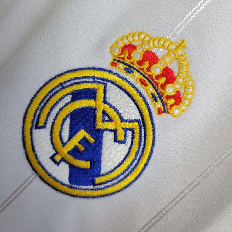 Kit Real Madrid Home 12/13 Conjunto Infantil (Versão Curta Retrô)
