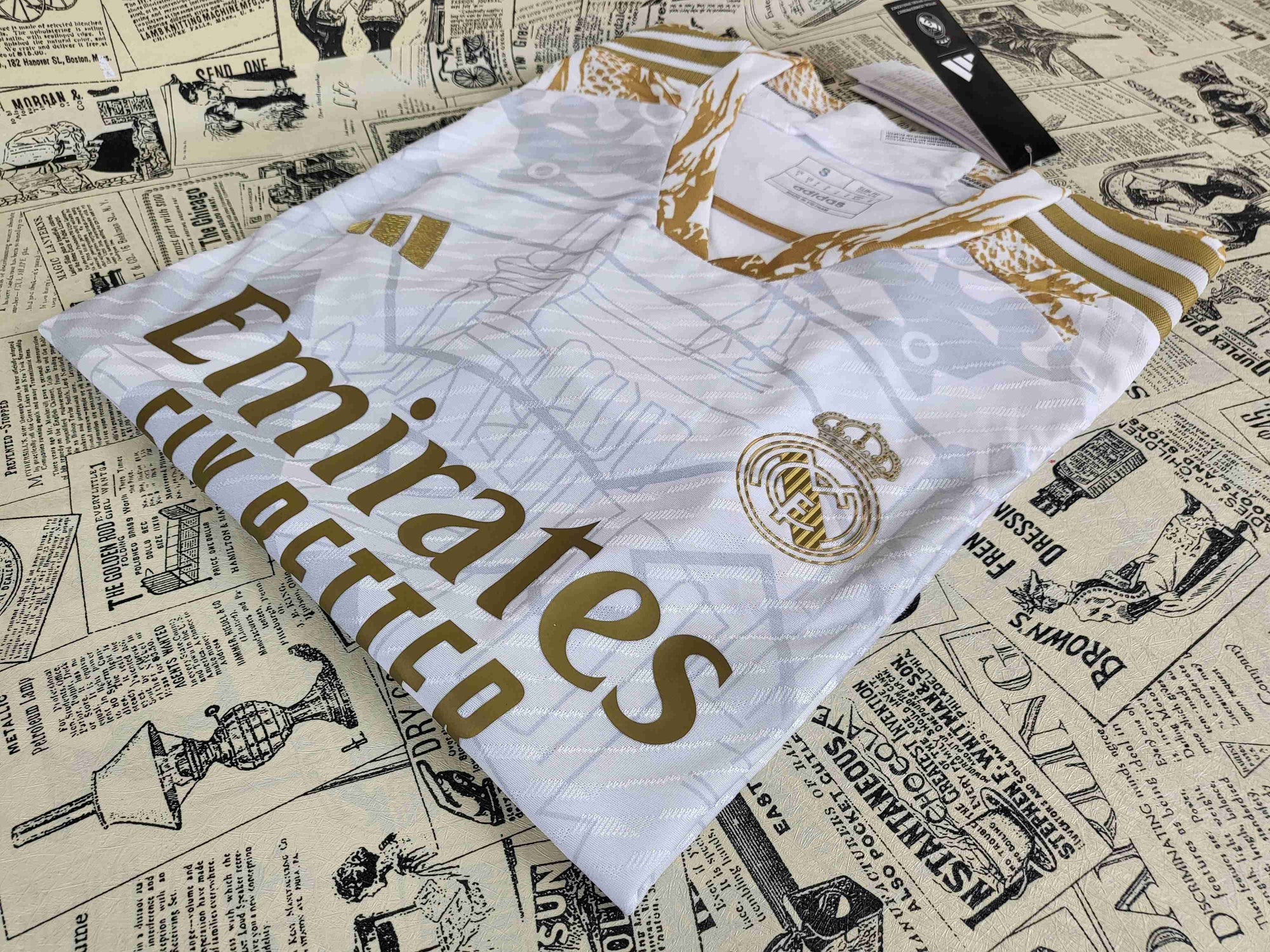 Camisa Real Madrid "Golden-White Style" 23/24 (Versão Jogador) | EDIÇÃO ESPECIAL