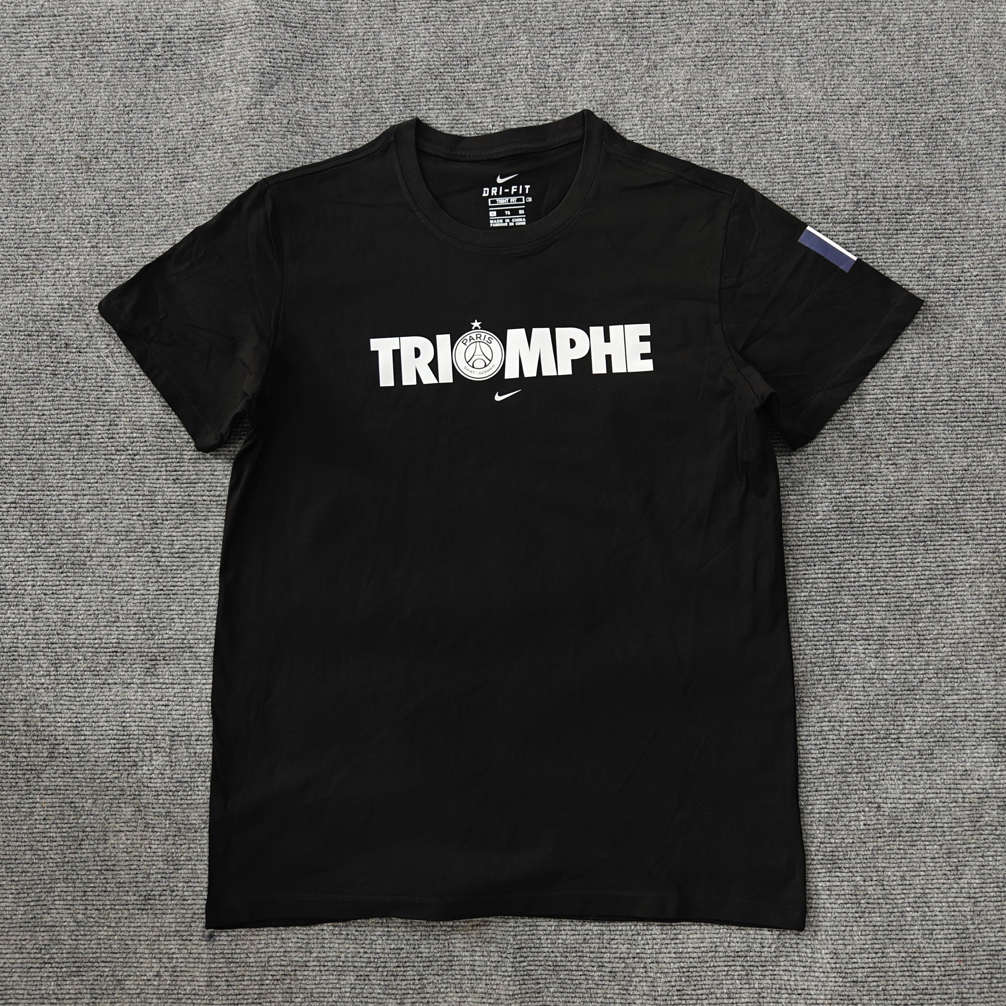 Camisa Casual Paris Saint-Germain F.C. "TRIOMPHE" | Moda Esportiva