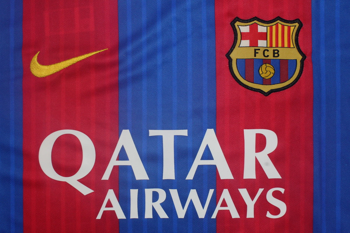 Camisa Barcelona Home 16/17 (Versão Manga Longa Retrô)