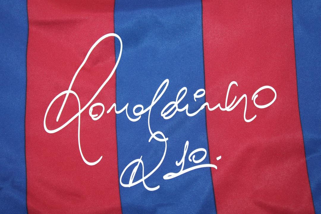 Camisa Barcelona Home 05/06 (Versão Manga Longa Retrô) - ESPECIAL R10