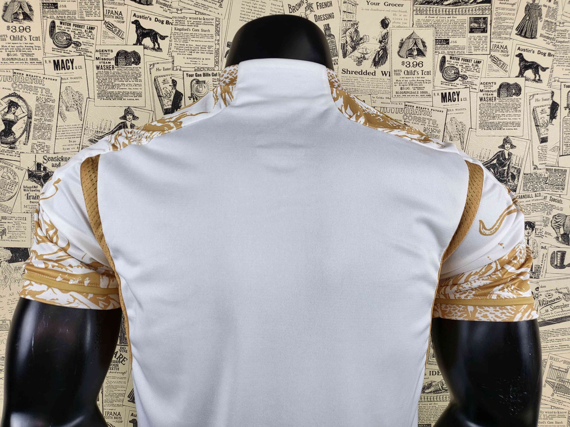 Camisa Real Madrid "Golden-White Style" 23/24 (Versão Torcedor) | EDIÇÃO ESPECIAL