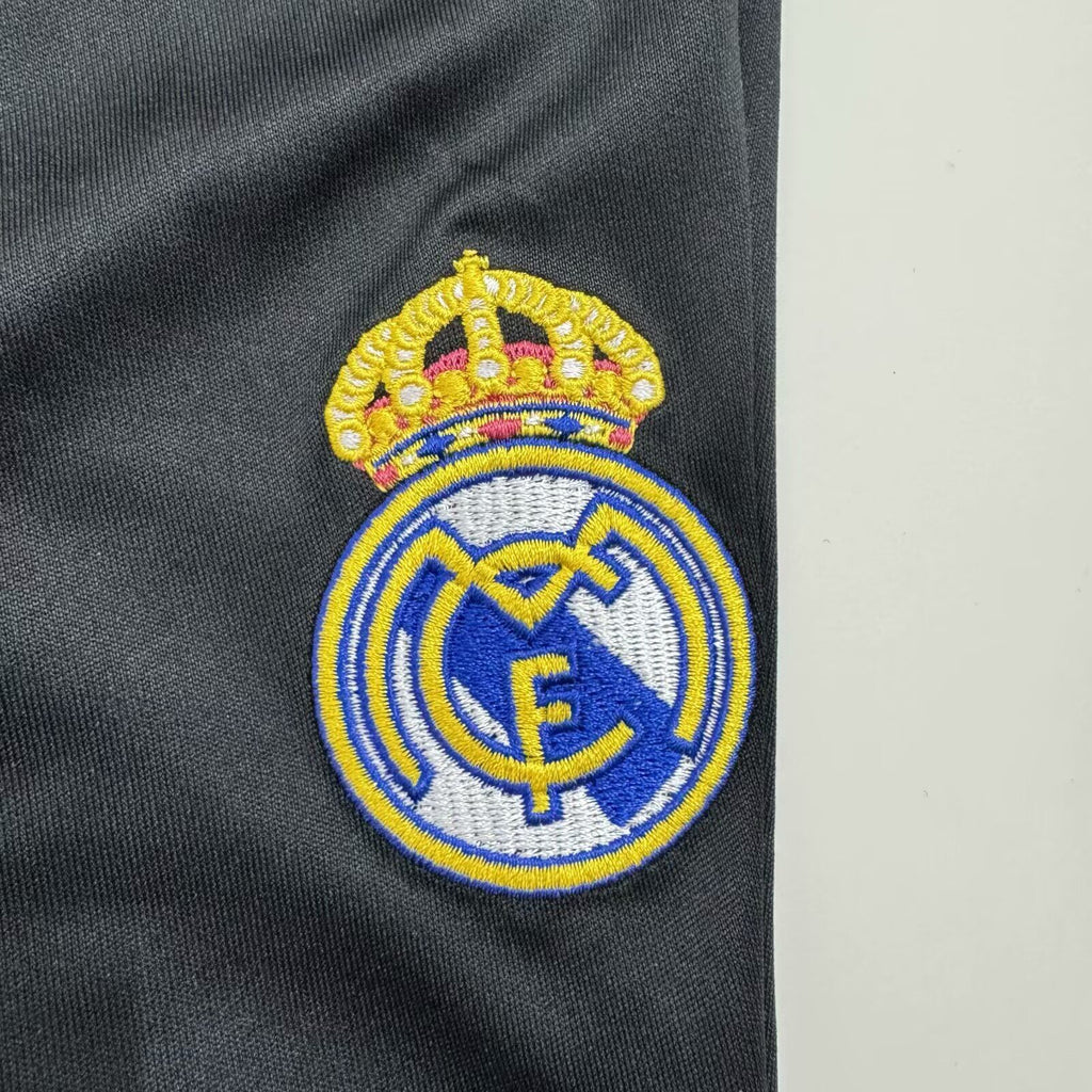 Kit Real Madrid Home 09/10 Conjunto Infantil (Versão Curta Retrô)