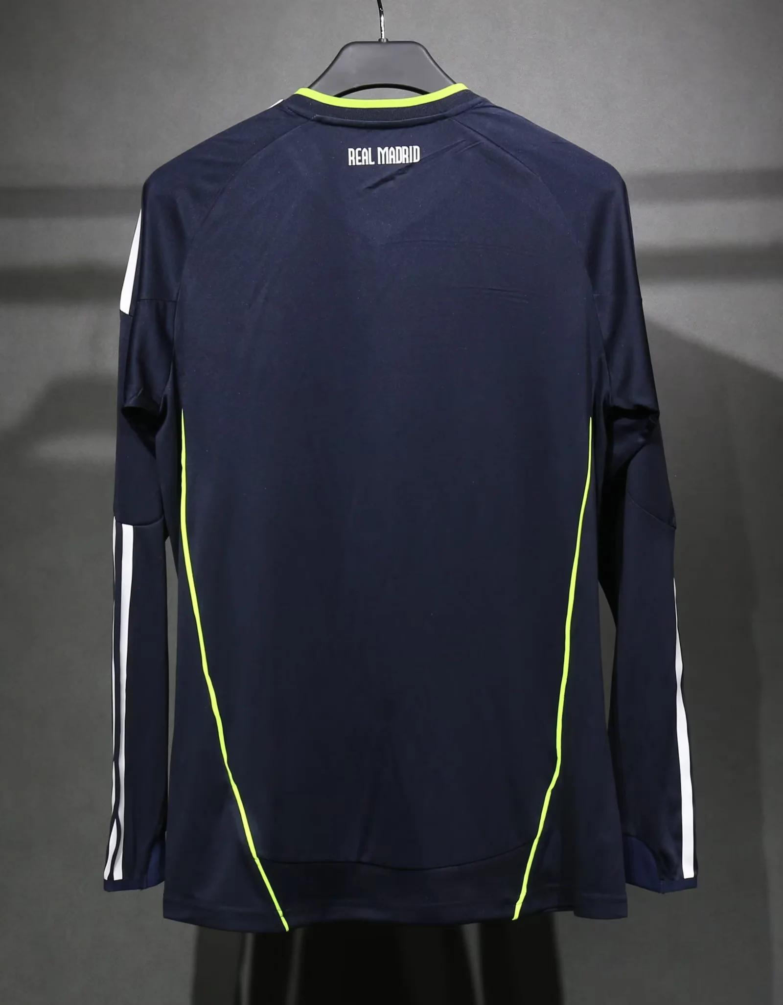 Camisa Real Madrid Away 10/11 (Versão Manga Longa Jogador Retrô)