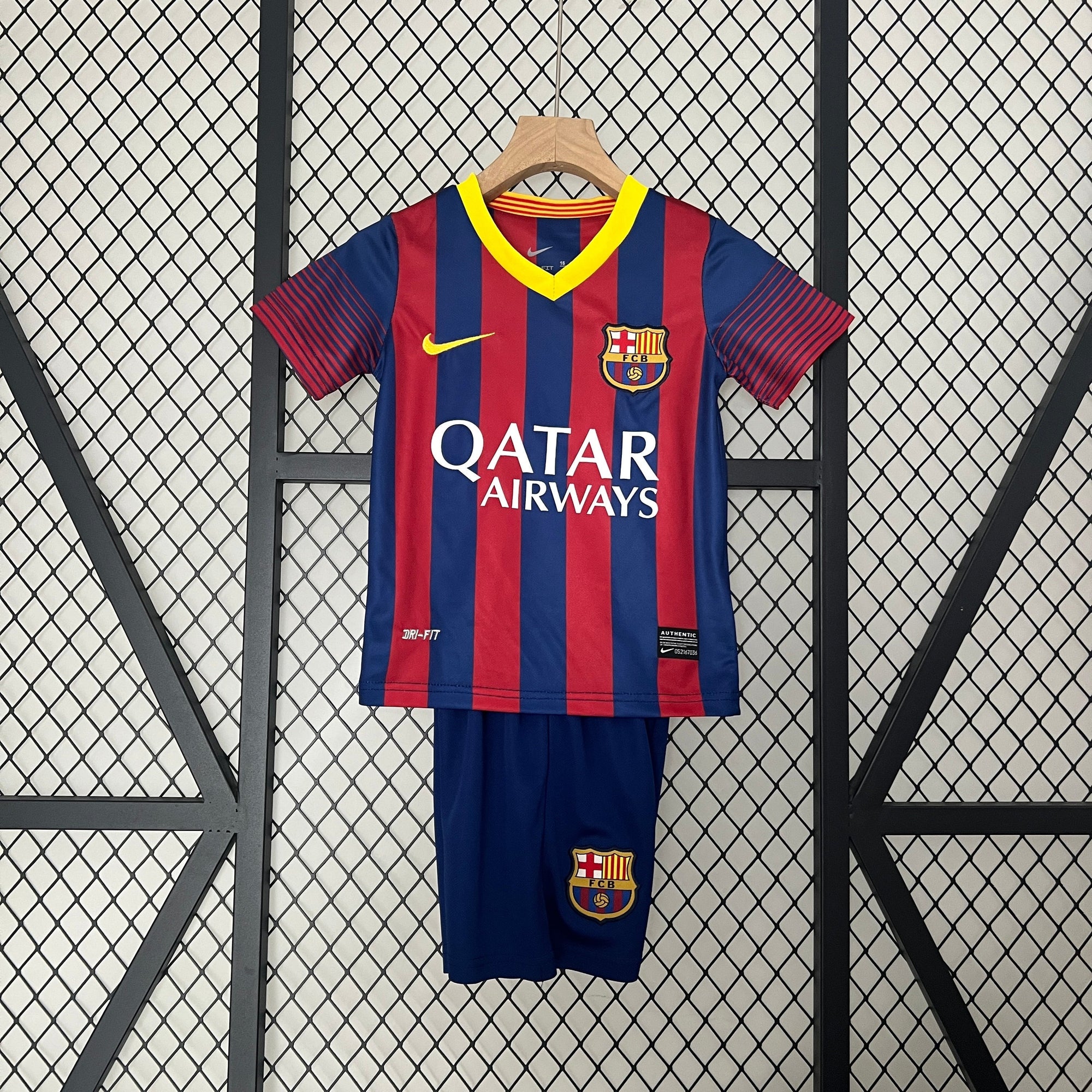 Camisa Barcelona Home 13/14 Conjunto Infantil (Versão Retrô)