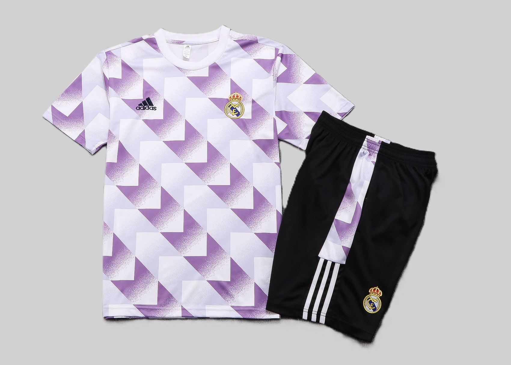 Kit Pre-Treino Real Madrid CF Conjunto Adulto/Infantil (Versão Torcedor)