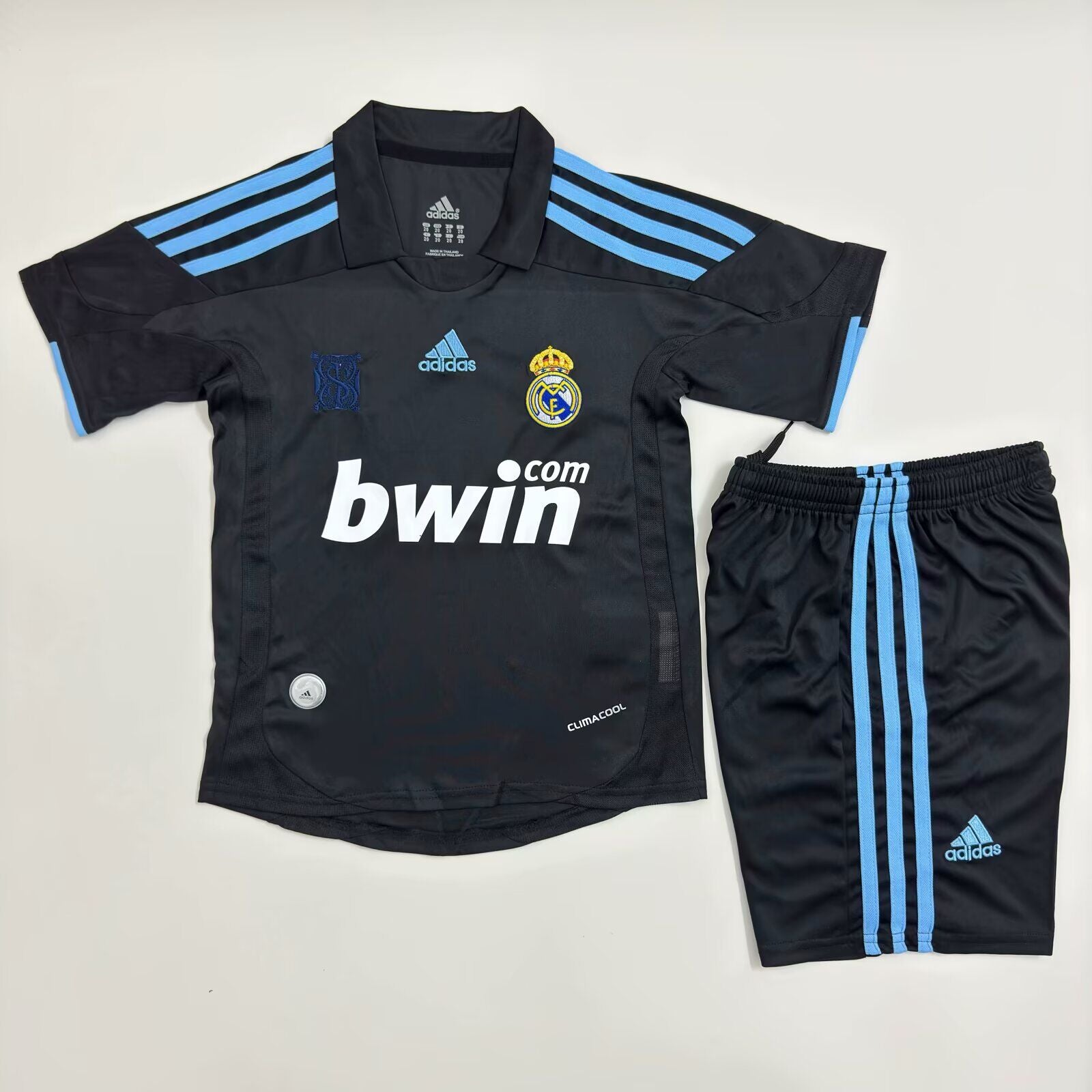 Kit Real Madrid Home 09/10 Conjunto Infantil (Versão Curta Retrô)