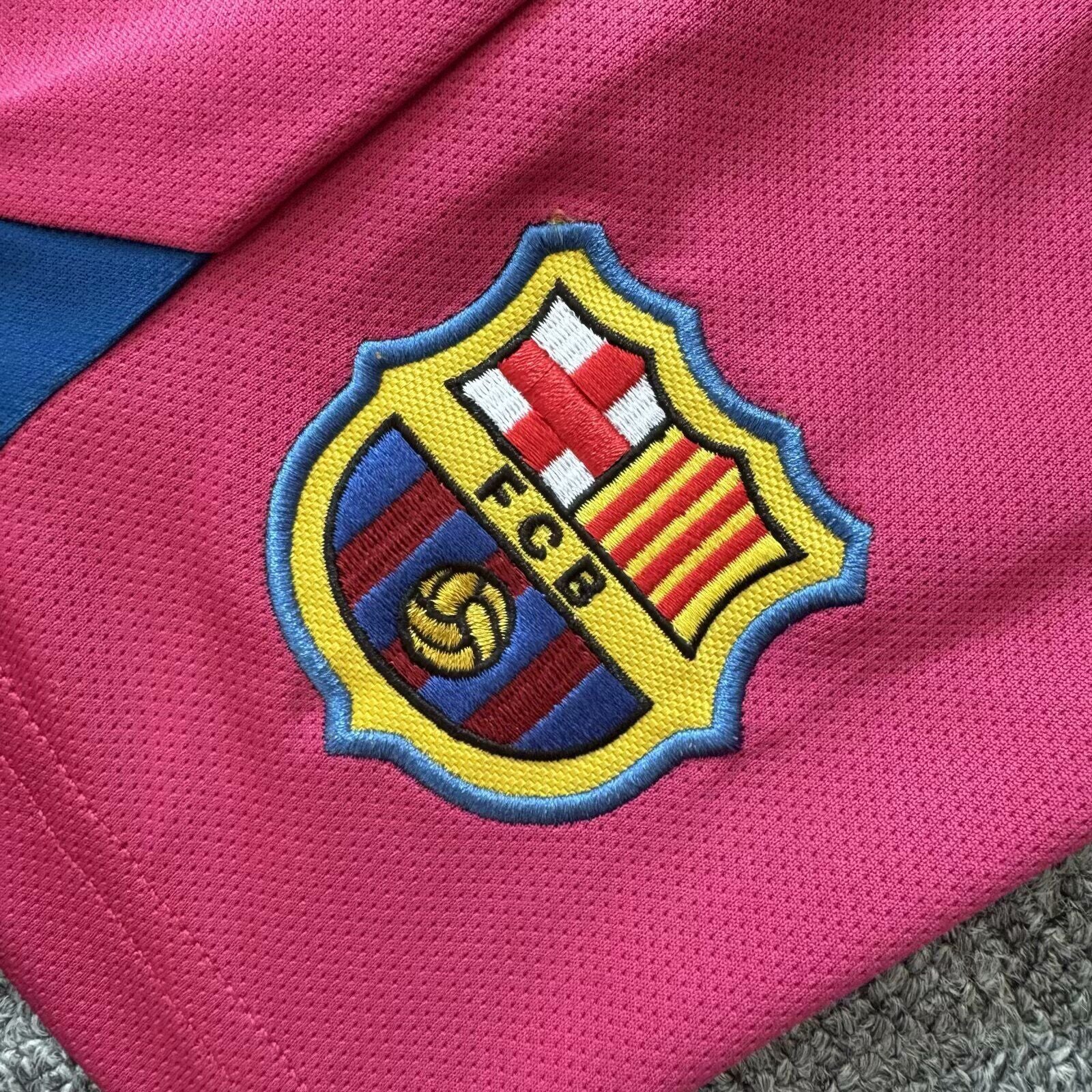 Kit Barcelona Home Conjunto Infantil 05/06 (Versão Manga Longa Retrô)
