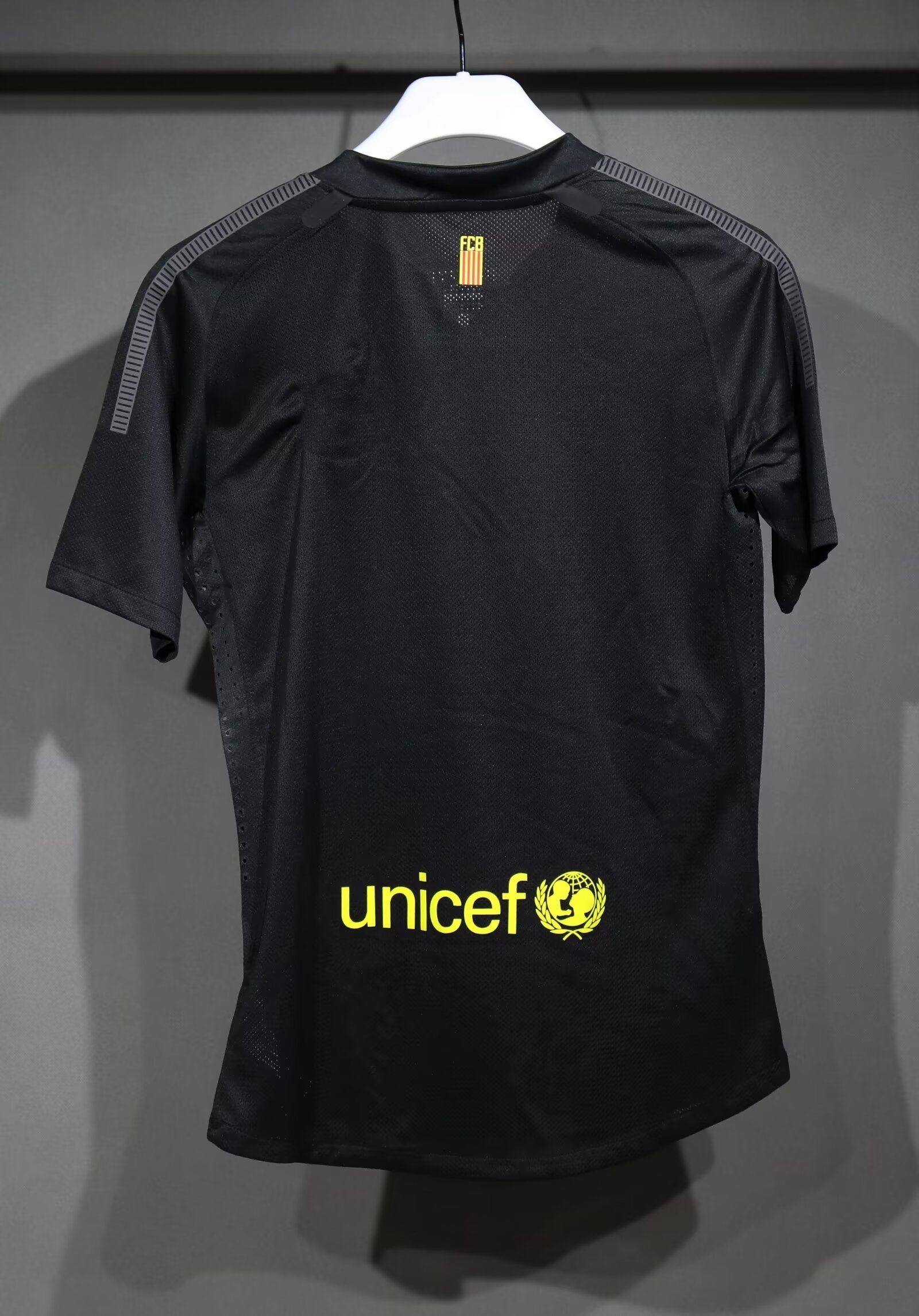 Camisa Barcelona Away 11/12 (Versão Jogador Retrô)