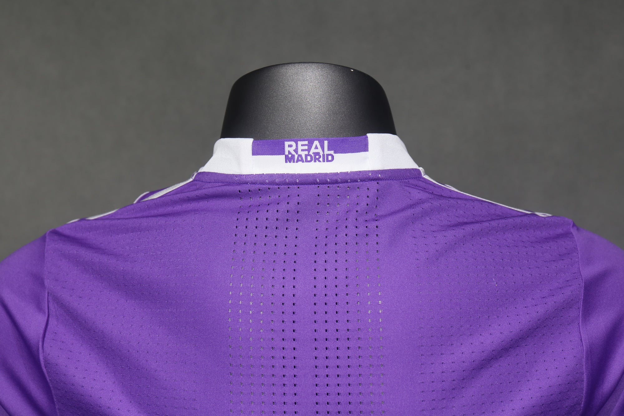 Camisa Real Madrid Away 16/17 (Versão Jogador Retrô)