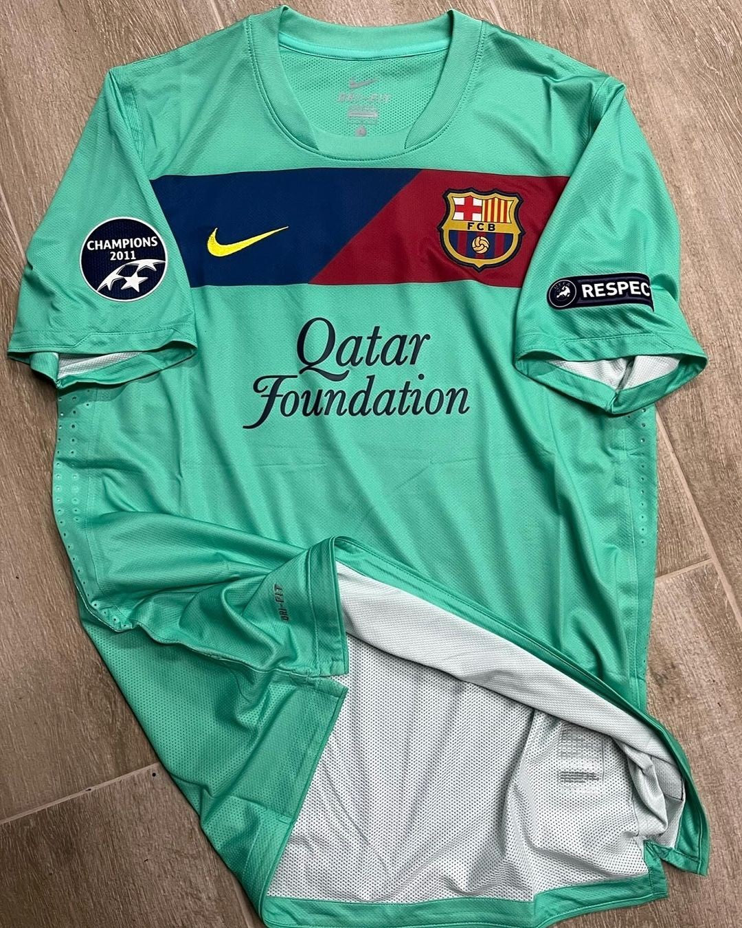 Camisa Barcelona Away 10/11 (Versão Retrô)