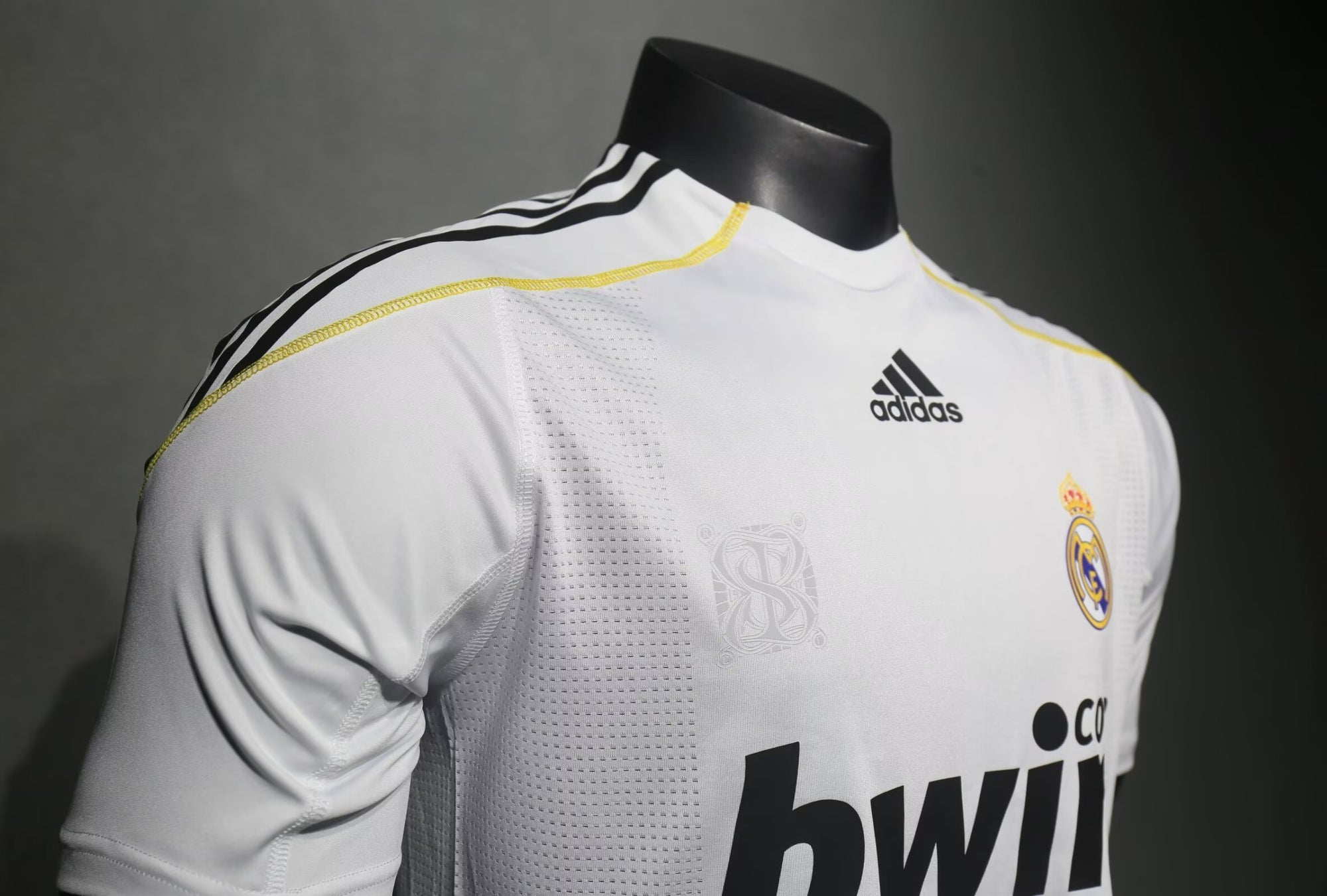 Camisa Real Madrid Home 09/10 (Versão Jogador Retrô)