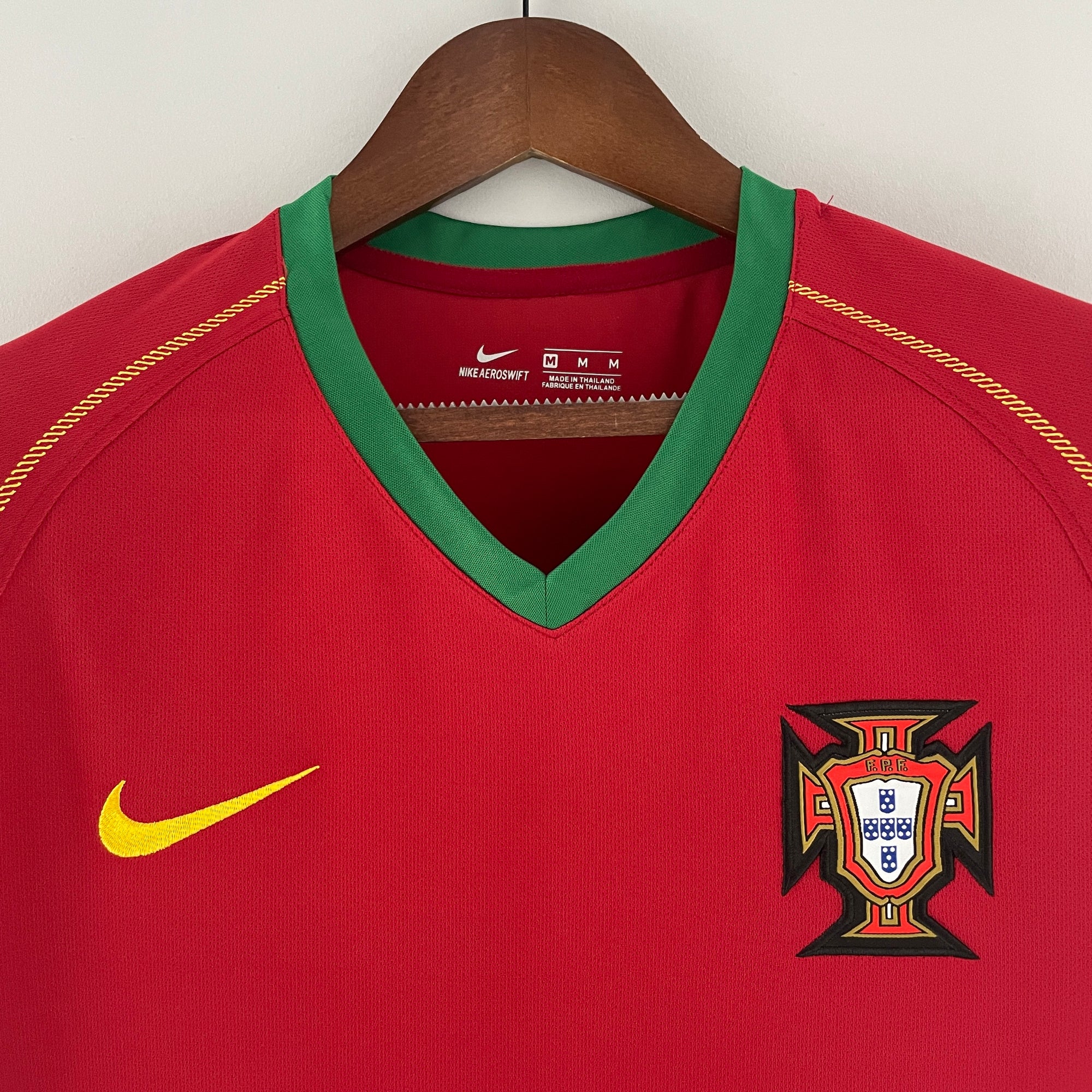 Camisa Seleção Portuguesa Home 2006 (Versão Torcedor Retrô)