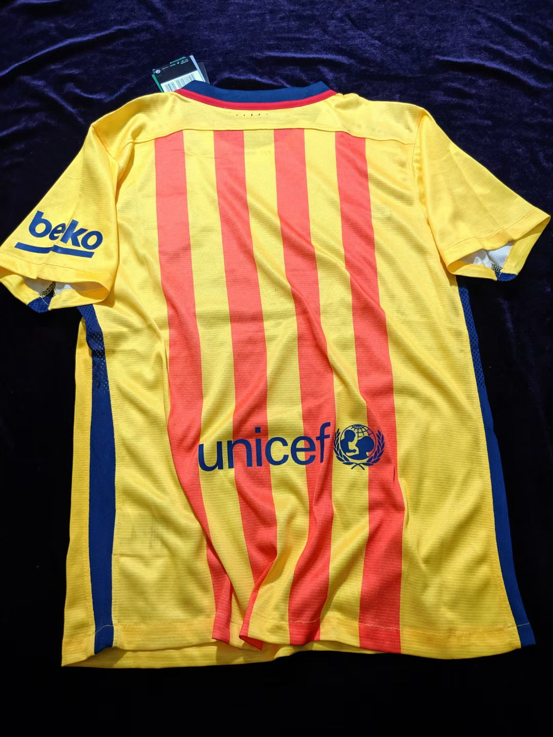 Camisa Barcelona Away 15/16 (Versão Retrô)