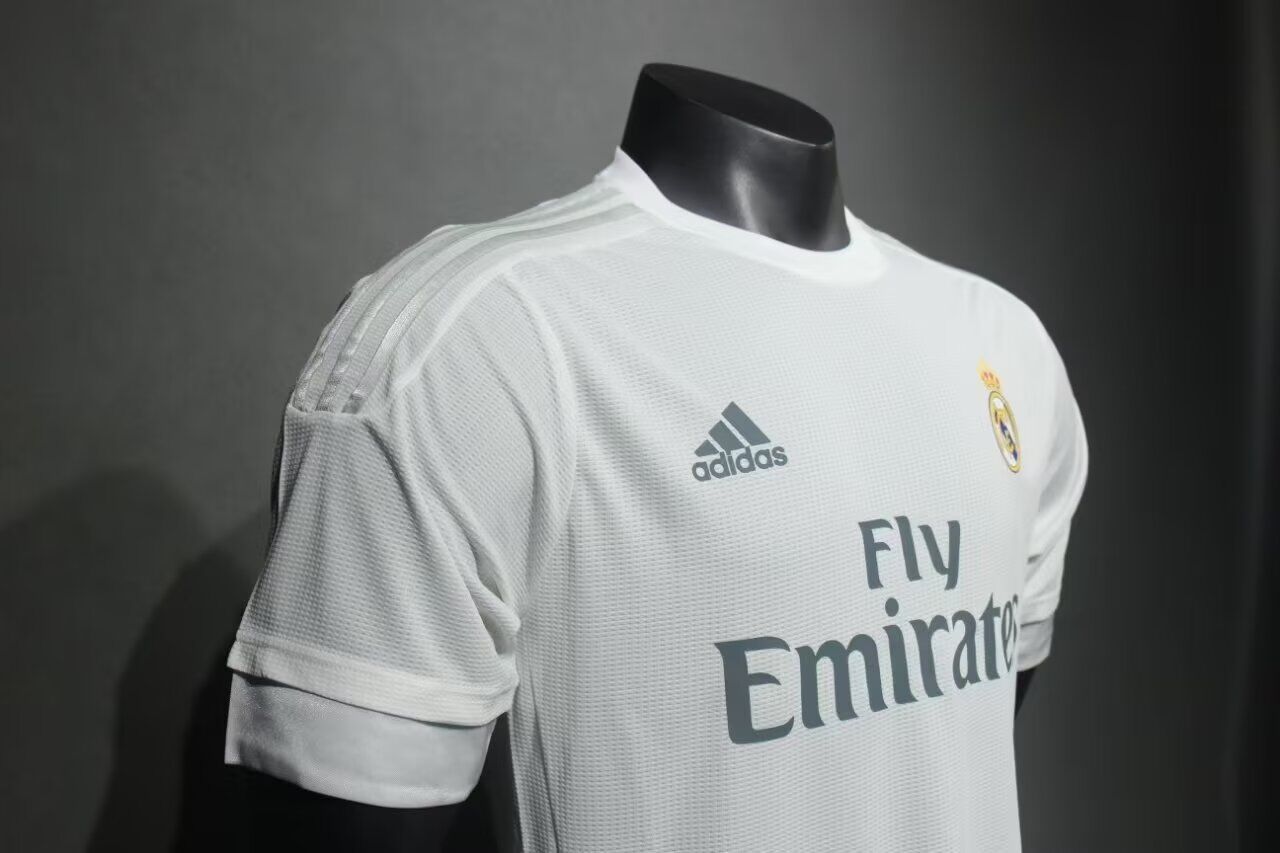 Camisa Real Madrid Home 15/16 (Versão Jogador Retrô)