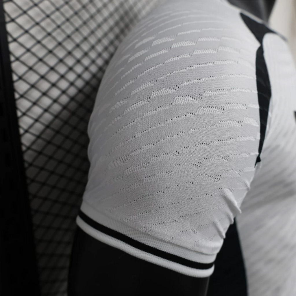 Camisa Seleção do Japão "Black-White" 24/25 (Versão Jogador) | EDIÇÃO ESPECIAL
