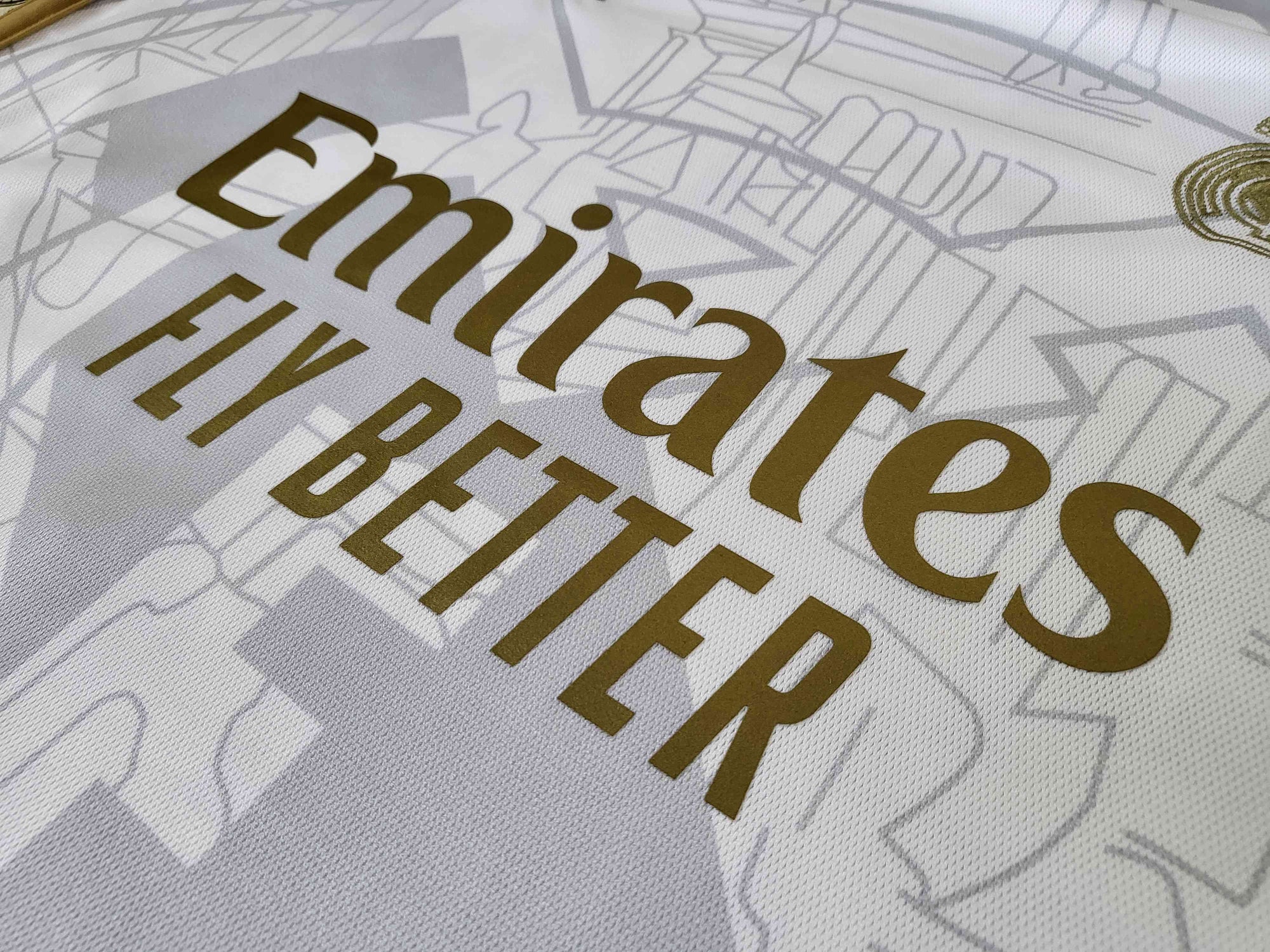 Camisa Real Madrid "Golden-White Style" 23/24 (Versão Torcedor) | EDIÇÃO ESPECIAL