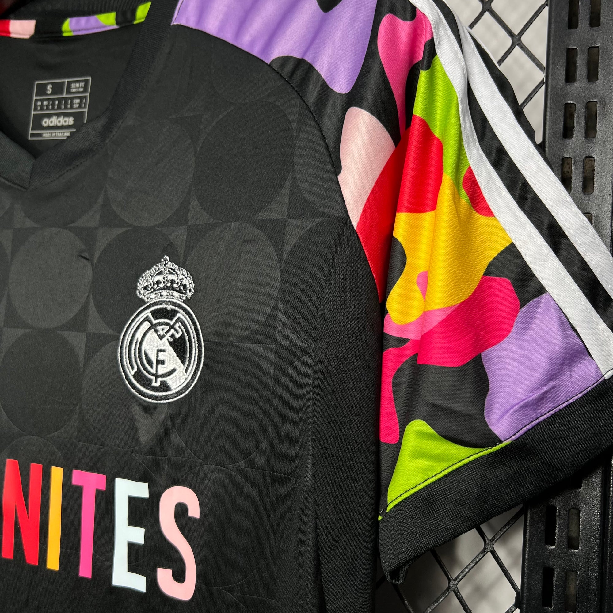 Camisa Real Madrid CF "Love Unites" (Versão Torcedor) | EDIÇÃO ESPECIAL