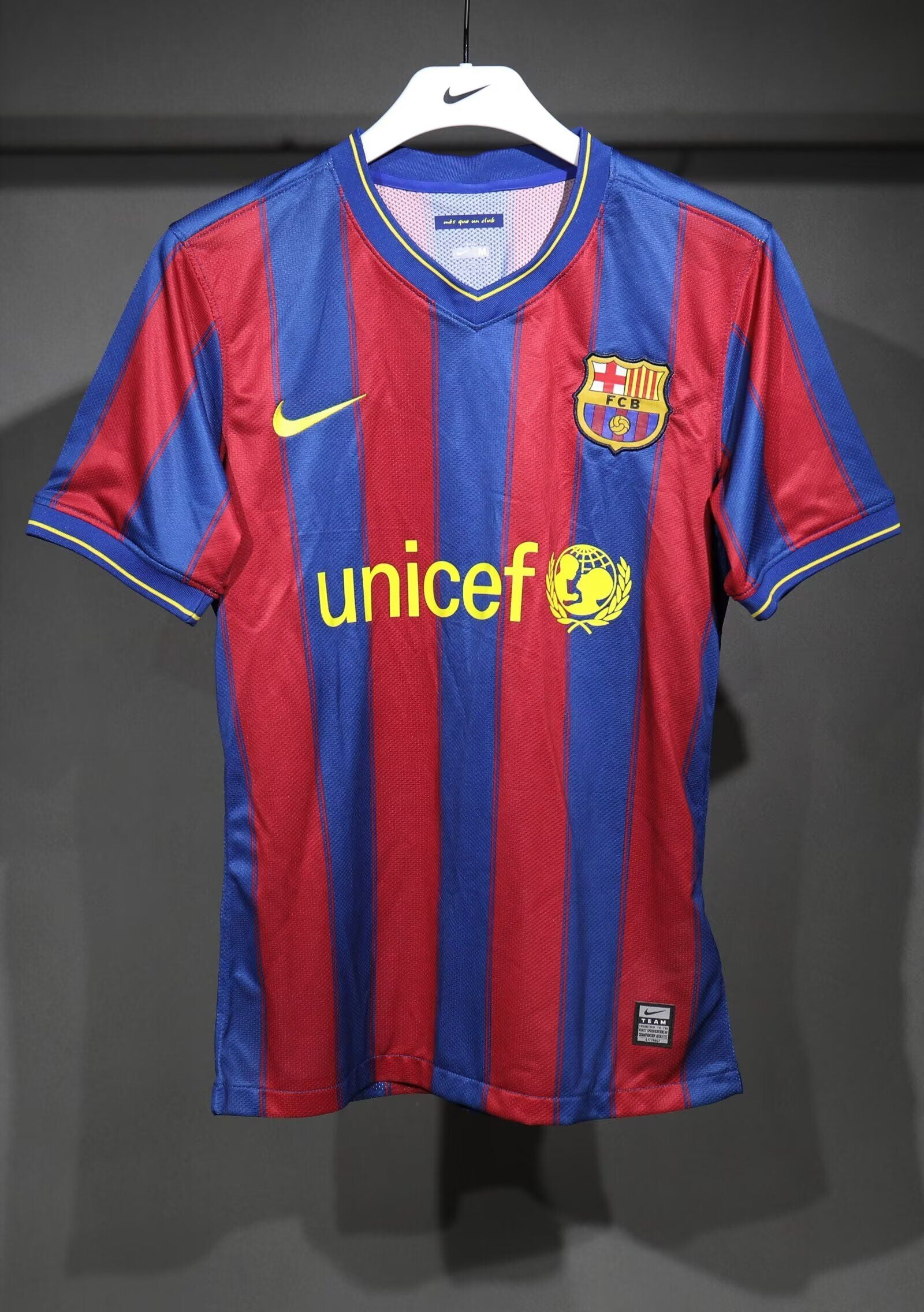 Camisa Barcelona Home 09/10 (Versão Jogador Retrô)