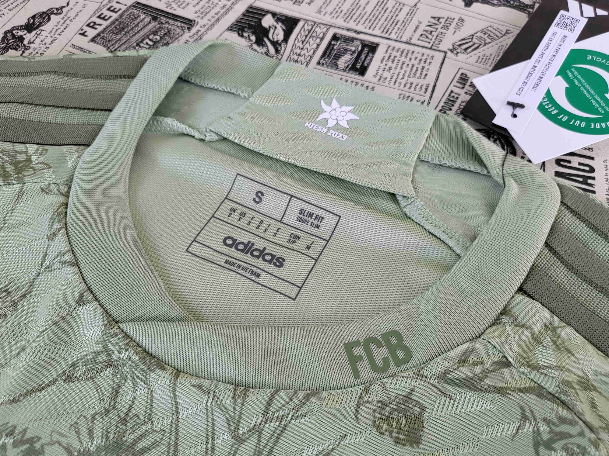 Camisa FC Bayern Munich "Green Flower" 23/24 (Versão Jogador) | EDIÇÃO ESPECIAL