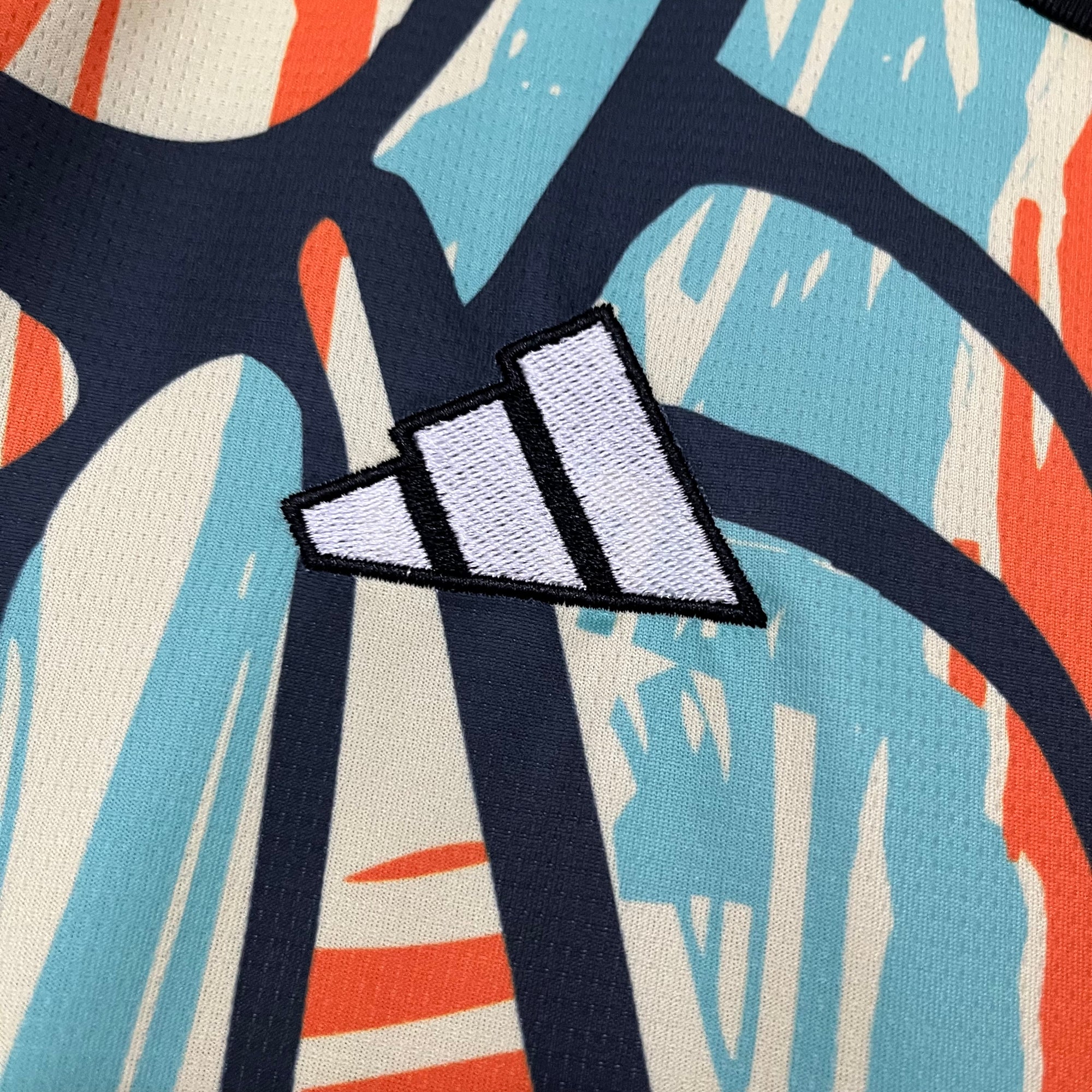 Camisa Arsenal "Hot Colours" (Versão Torcedor) | EDIÇÃO ESPECIAL