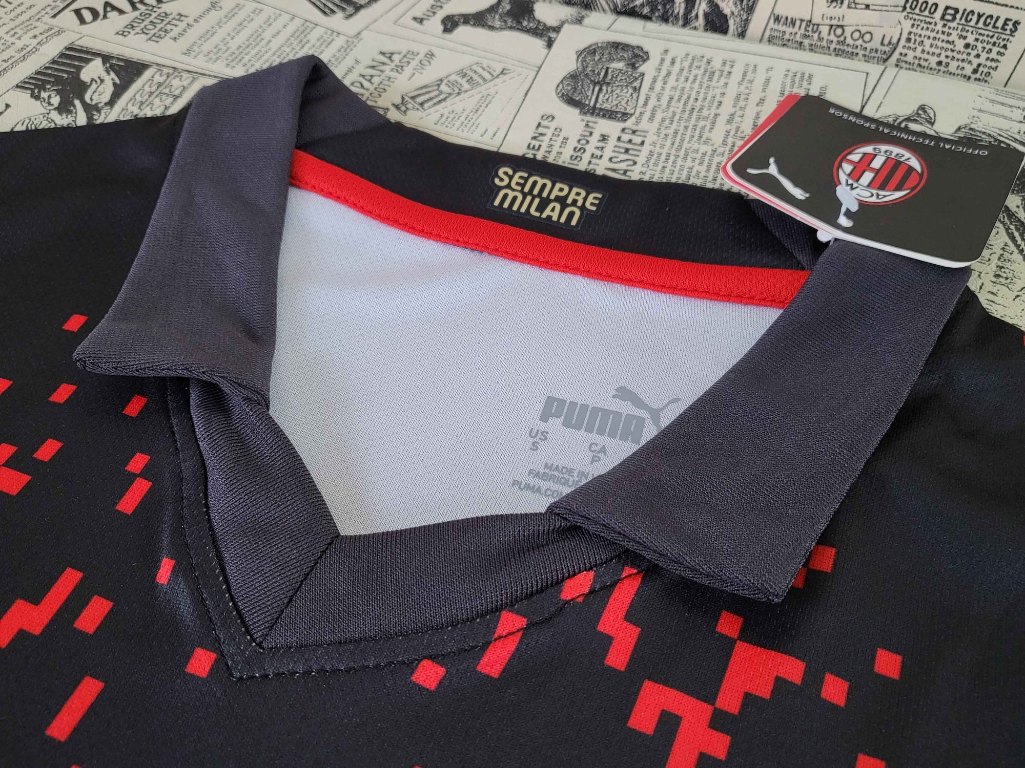 Camisa AC Milan "Red Pixels" 23/24 (Versão Torcedor) | EDIÇÃO ESPECIAL