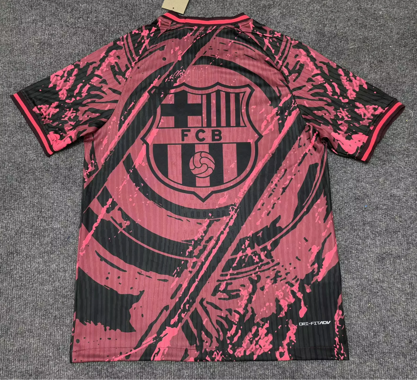 Camisa FC Barcelona "Red Concept Art" (Versão Torcedor) | EDIÇÃO ESPECIAL