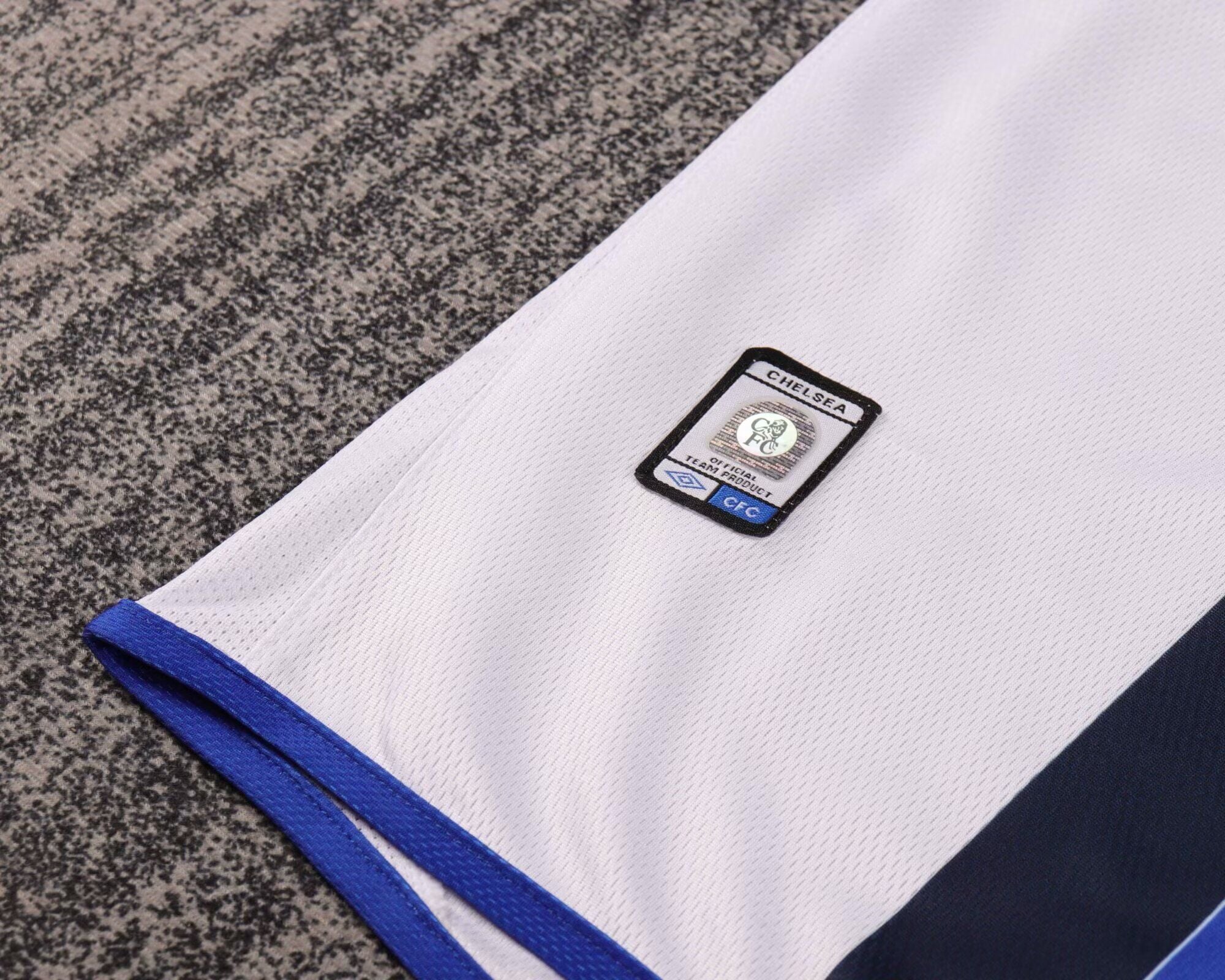 Kit Chelsea F.C. Away 03/05 Conjunto Infantil (Versão Torcedor Retro)