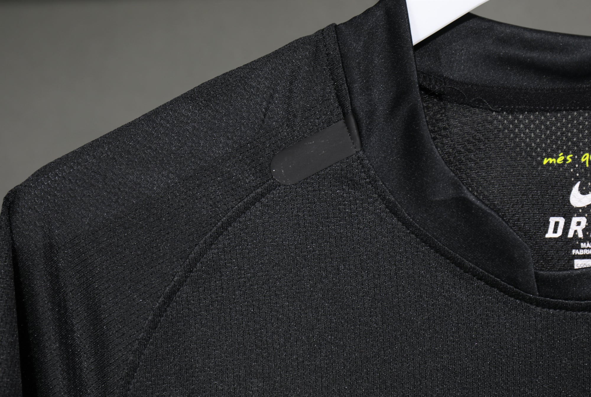 Camisa Barcelona Away 11/12 (Versão Jogador Retrô)