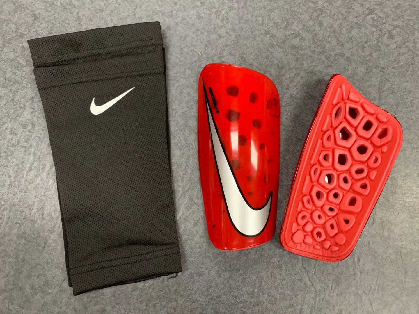 Mercurial Lite Caneleira 19/20 | Acessórios Esportivos (Entregas Acima de 20€)