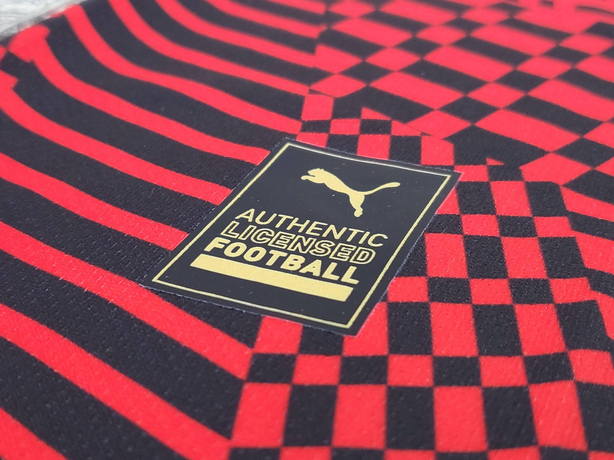 Camisa AC Milan "Red Pixels" 23/24 (Versão Torcedor) | EDIÇÃO ESPECIAL