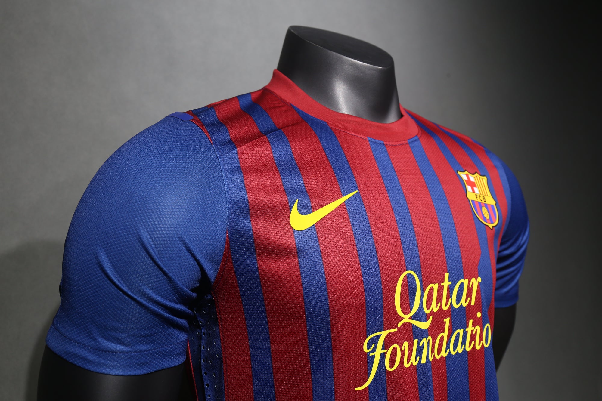 Camisa Barcelona Home 11/12 (Versão Jogador Retrô)