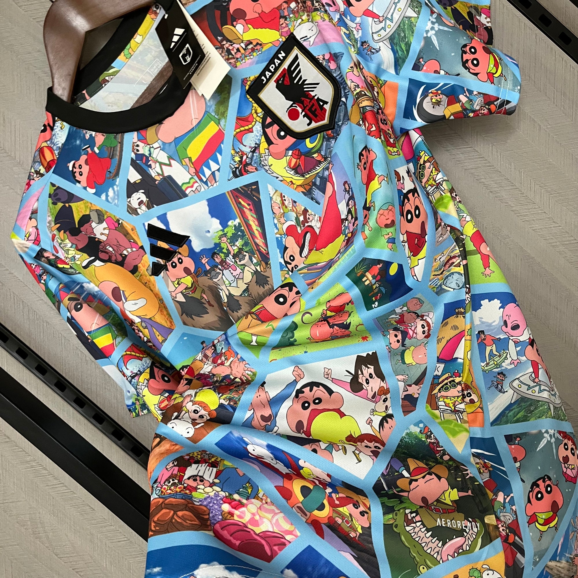 Camisa Seleção do Japão "Crayon Shin-chan" 24/25 (Versão Torcedor) | EDIÇÃO ESPECIAL