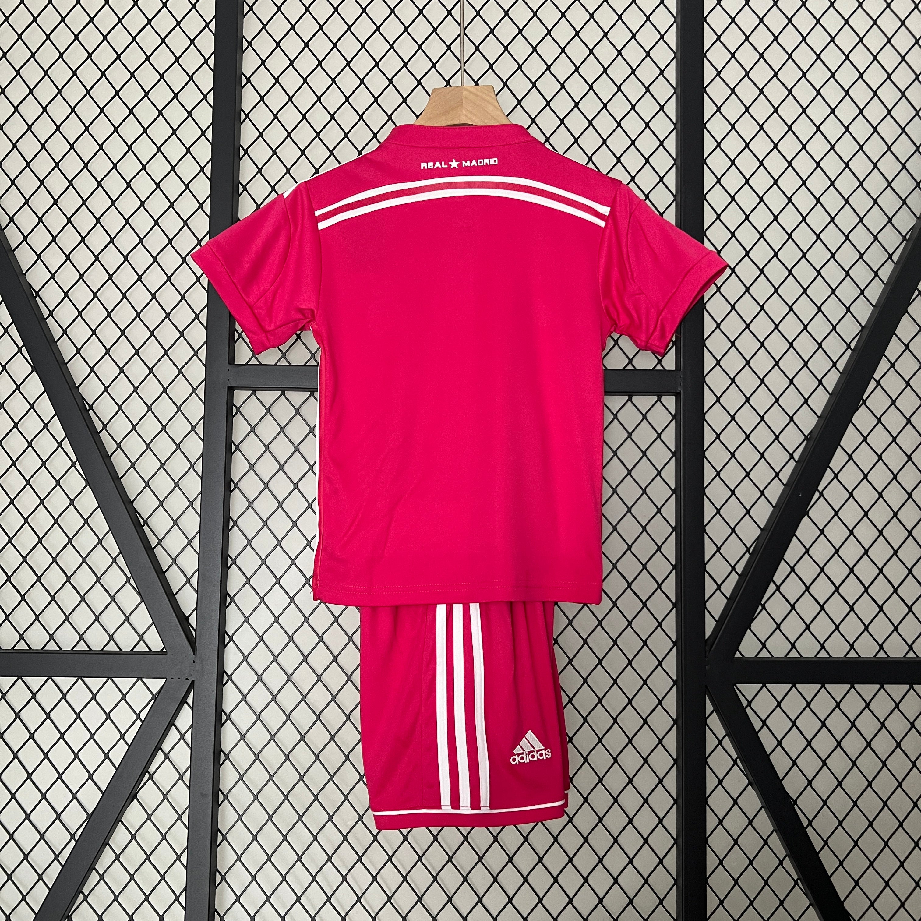Kit Real Madrid Away 14/15 Conjunto Infantil (Versão Torcedor Retrô)