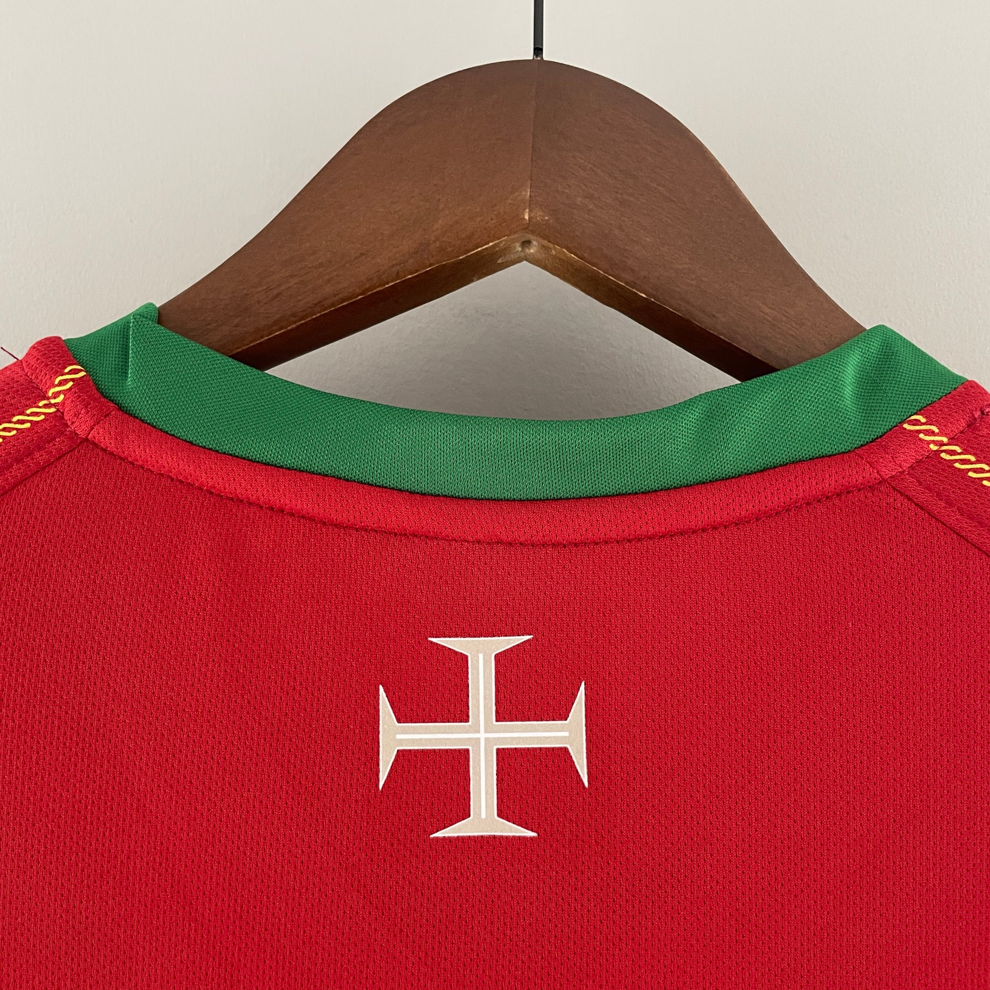 Camisa Seleção Portuguesa Home 2006 (Versão Torcedor Retrô)