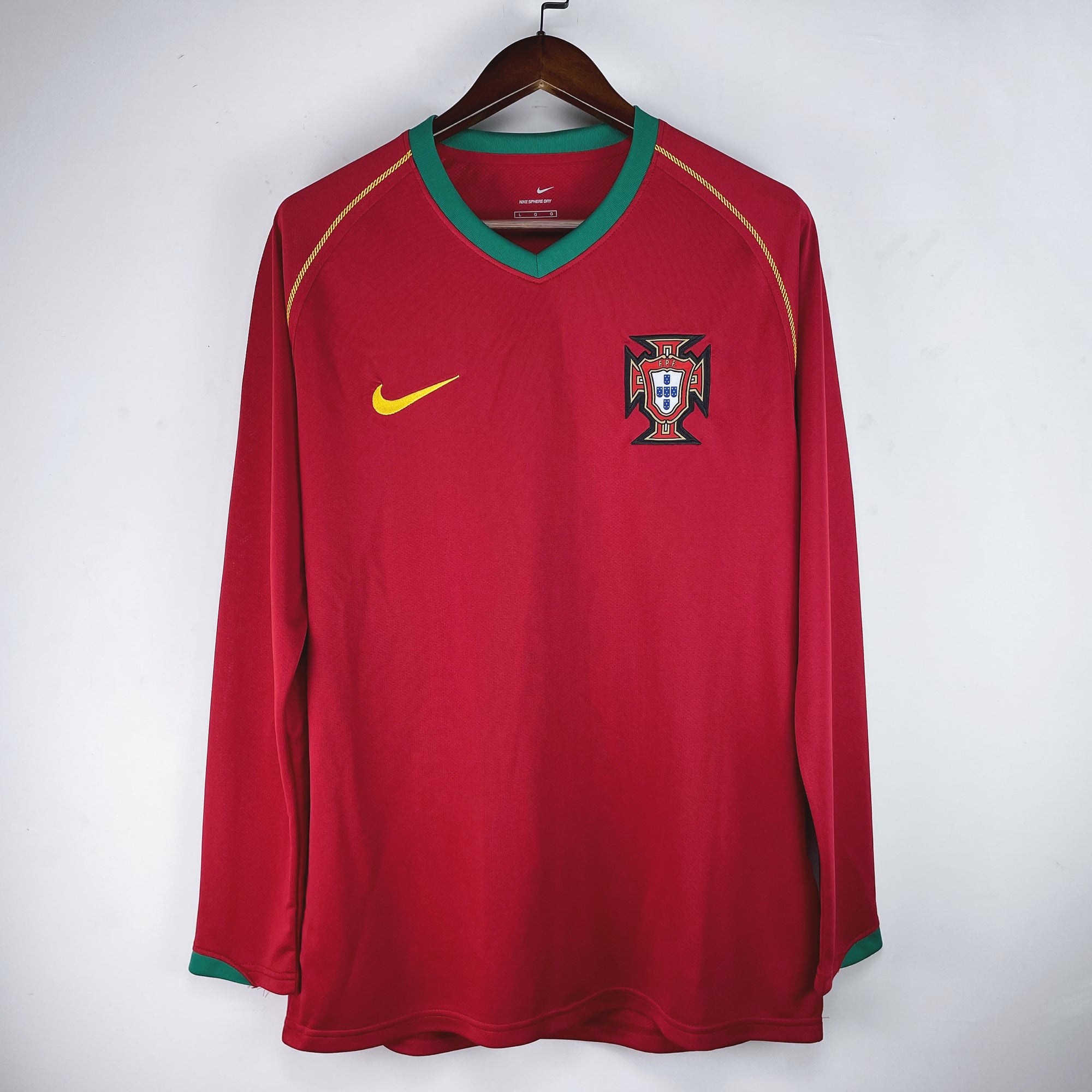 Camisa Seleção Portuguesa Home 2006  (Versão Manga Longa Torcedor Retrô)