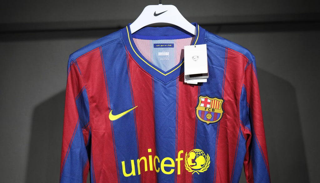 Camisa Barcelona Home 09/10 (Versão Manga Longa Jogador Retrô)