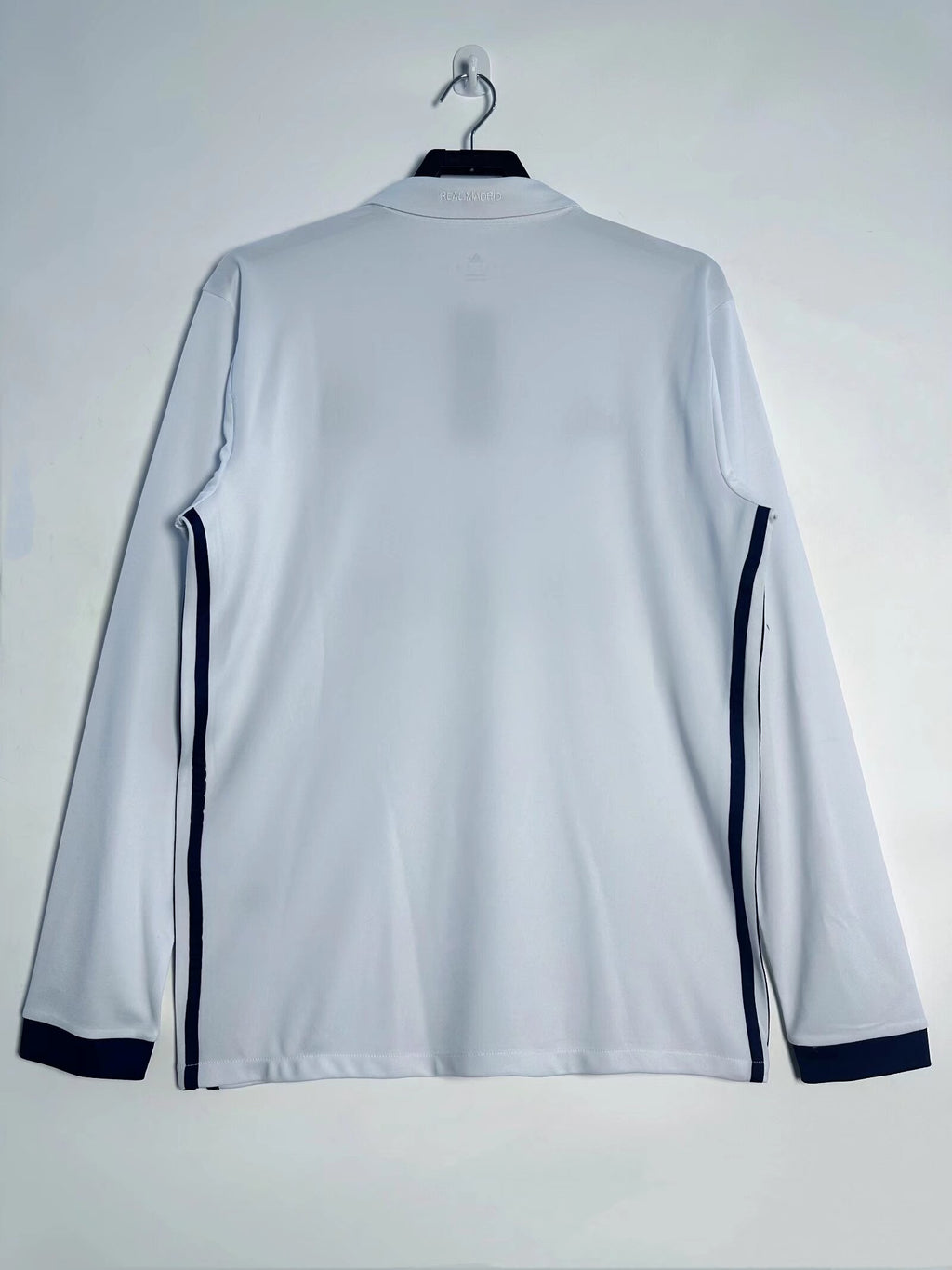 Camisa Real Madrid Home 16/17 (Versão Manga Longa Torcedor Retrô)