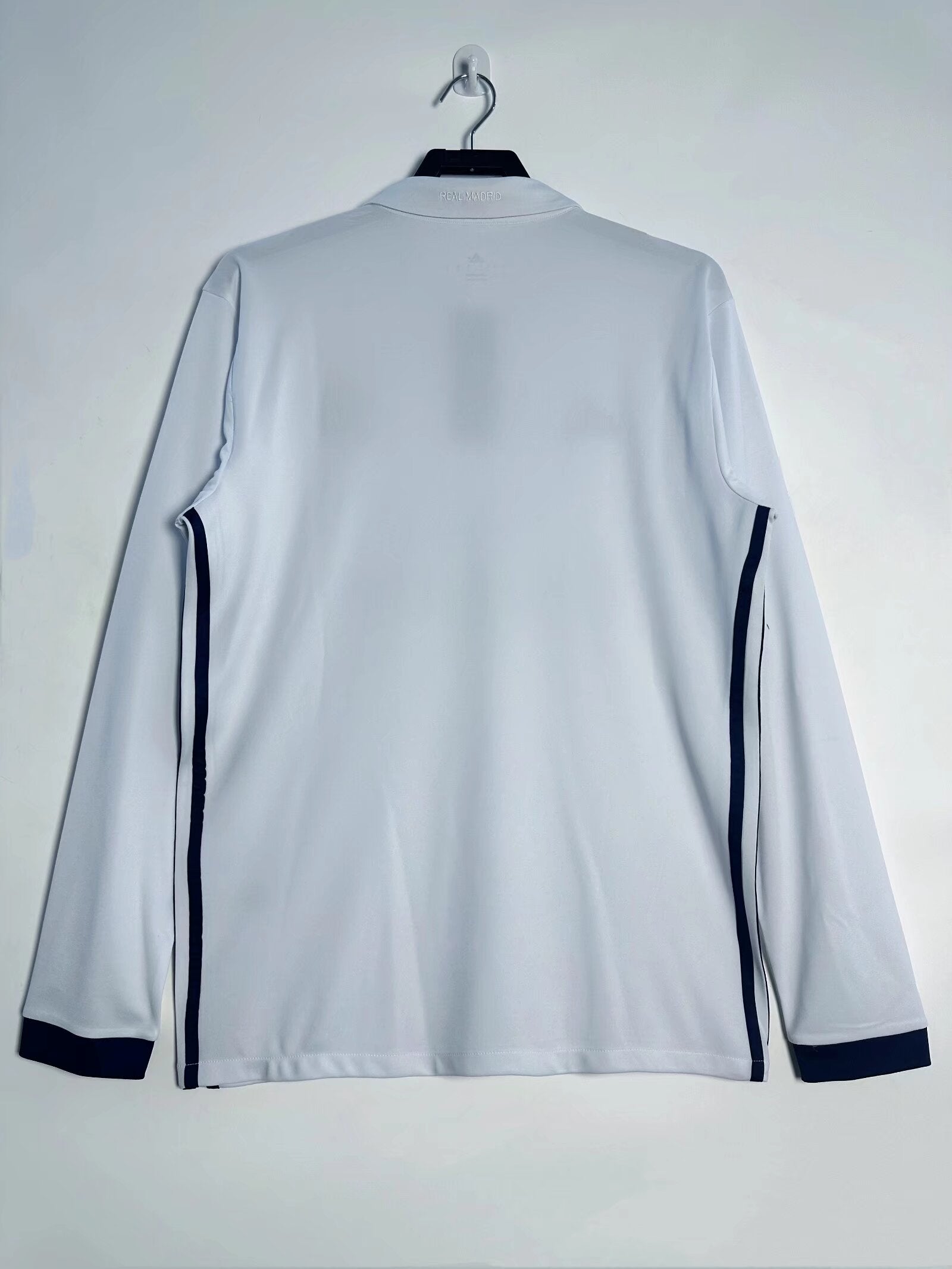 Camisa Real Madrid Home 16/17 (Versão Manga Longa Torcedor Retrô)