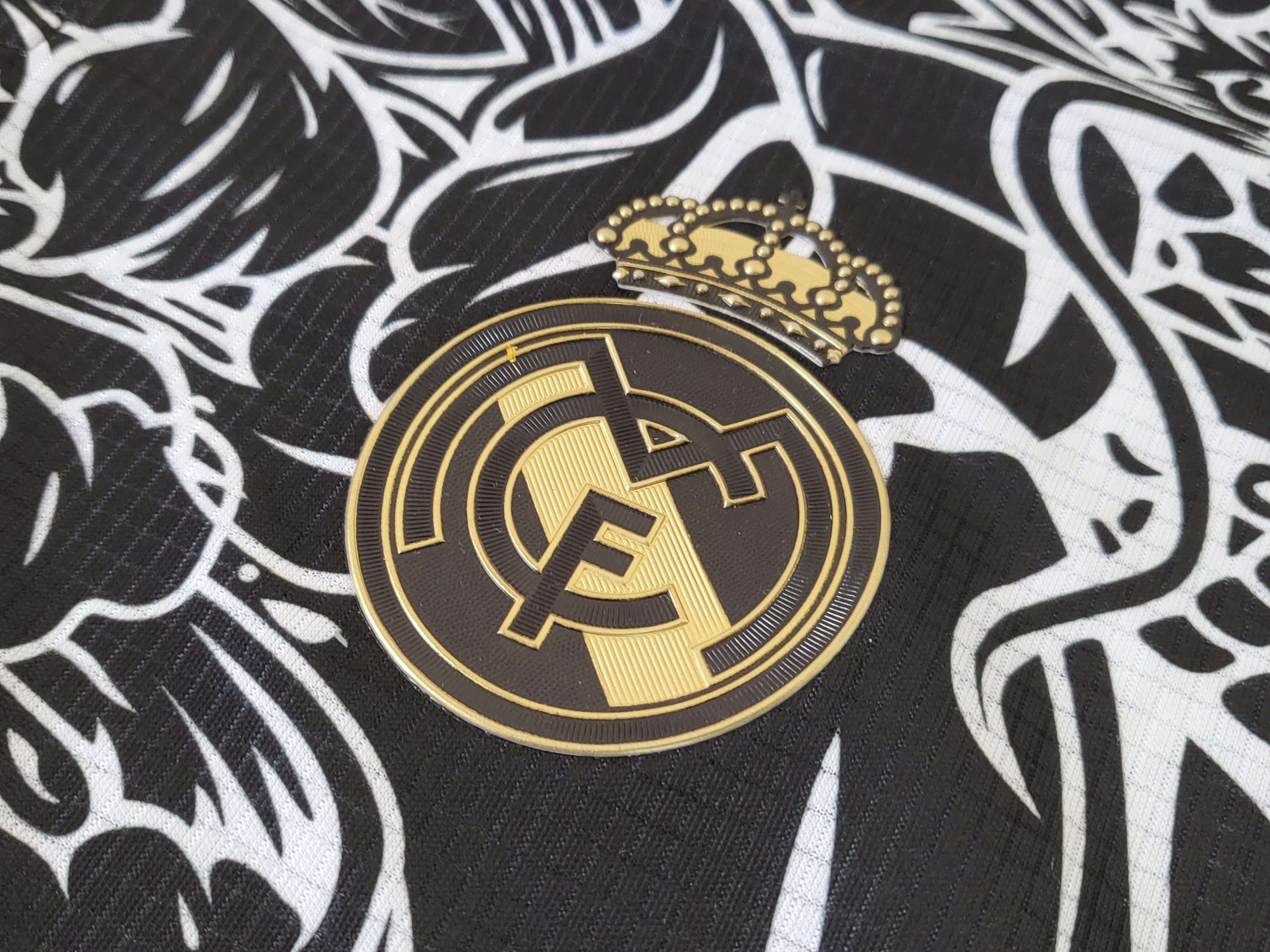 Camisa Real Madrid "Golden-White Dragon" 23/24 (Versão Jogador) | EDIÇÃO ESPECIAL